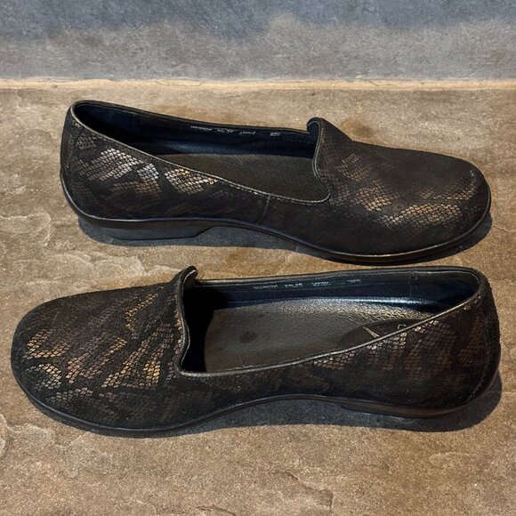 Dansko Olivia Loafers Clogs Womens 38/39 Black Bronze Snake Leather - Mismatched - Picture 10 of 13